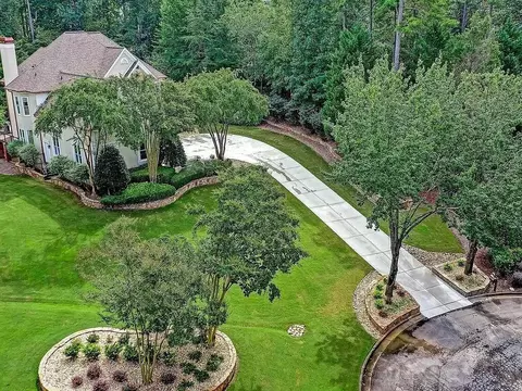 6709 Wooded Cove Ct, Flowery Branch, GA 30542