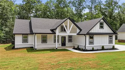 1020 Oakridge Dr, Griffin, GA 30223