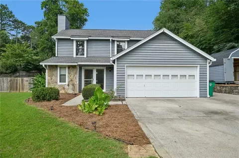 527 Paden Dr, Lawrenceville, GA 30044