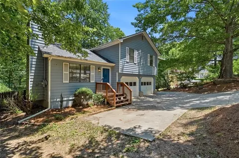 4127 Warren Rd, Flowery Branch, GA 30542