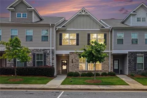 4270 Sunny Oak Ln, Norcross, GA 30071