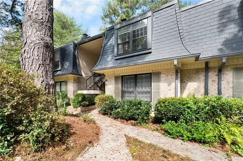 8 Cantey Pl NW, Atlanta, GA 30327