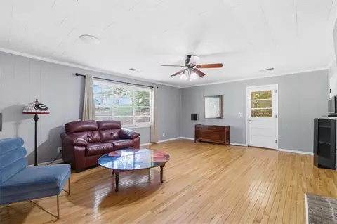 Living - 112 Pine St, Calhoun, GA 30701 photo 1 of 2