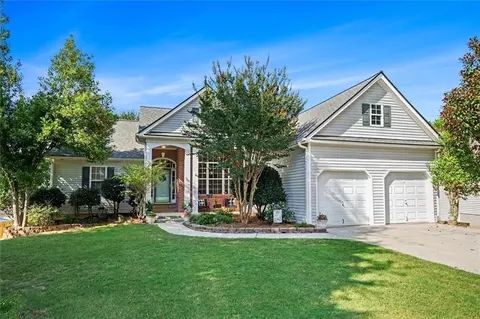 1621 Cregon Ct, Lawrenceville, GA 30043
