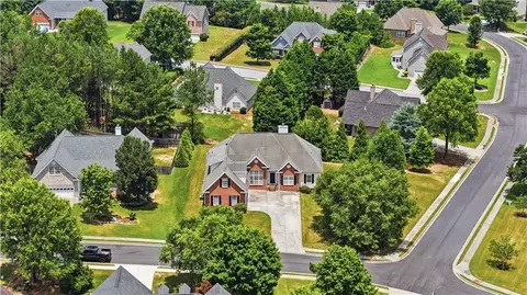 642 Aya Cir, Loganville, GA 30052