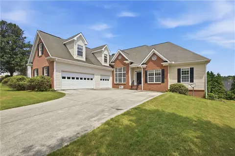 642 Aya Cir, Loganville, GA 30052
