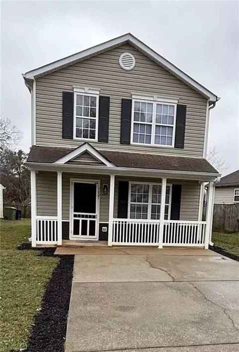 1607 Hallmark Hills Dr, Griffin, GA 30223