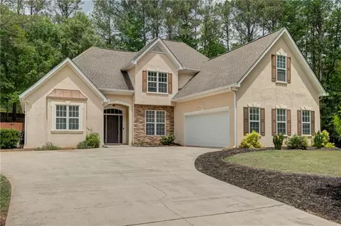 110 Rockglen Ct, Fayetteville, GA 30215