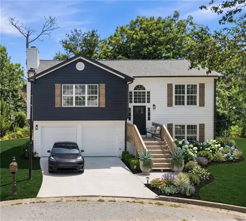 2704 Field Spring Dr, Lithonia, GA 30058