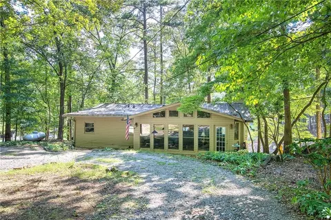 40 Oriole Dr SE, White, GA 30184