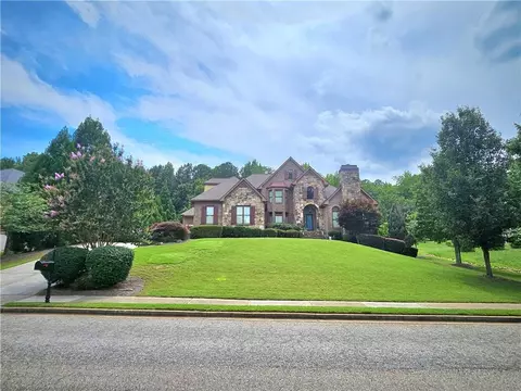 930 Chateau Forest Rd, Hoschton, GA 30548