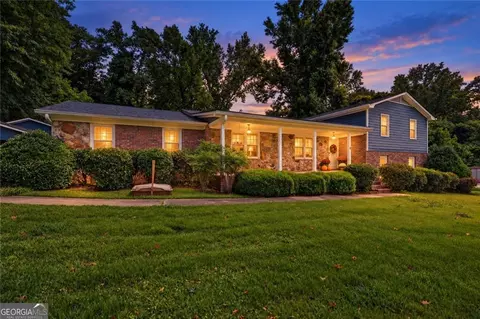 213 Ponderosa Dr, Dallas, GA 30157