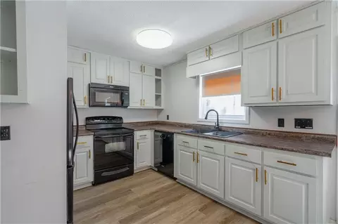 3230 Halifax Dr, Cumming, GA 30041