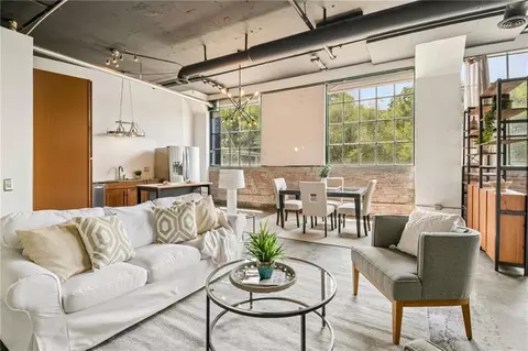 881 Memorial Dr SE #119, Atlanta, GA 30316