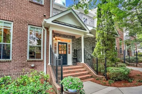 5464 Glenridge Vw NE, Sandy Springs, GA 30342