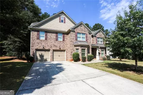 510 Summer Brooke Ln, Fairburn, GA 30213