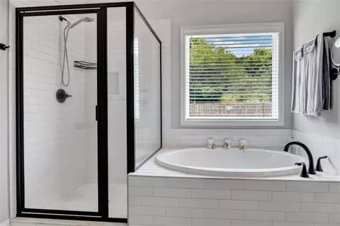 Bath - 3261 George Williams Rd, Monroe, GA 30656 photo 2 of 4