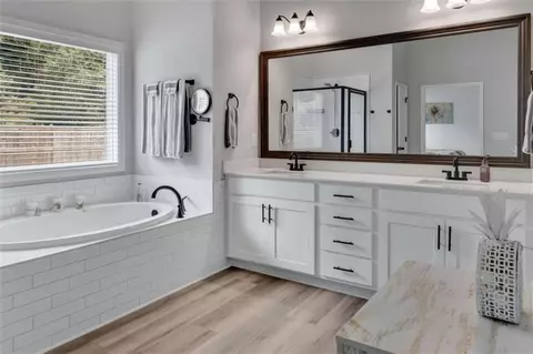 Bath - 3261 George Williams Rd, Monroe, GA 30656 photo 1 of 4