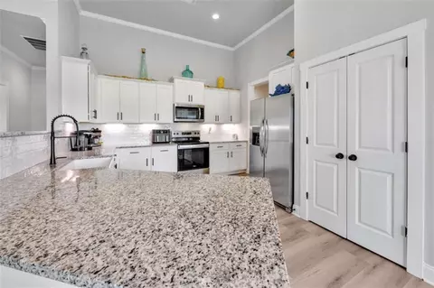 Kitchen - 3261 George Williams Rd, Monroe, GA 30656 photo 2 of 3