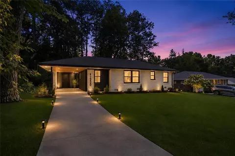 1979 Creekside Ct, Decatur, GA 30032