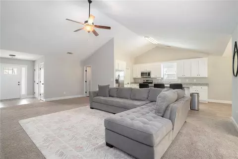 Living - 231 Camp Ct, Bethlehem, GA 30620 photo 3 of 5