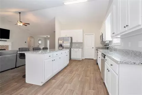 Entry Way - 231 Camp Ct, Bethlehem, GA 30620 photo 1 of 3