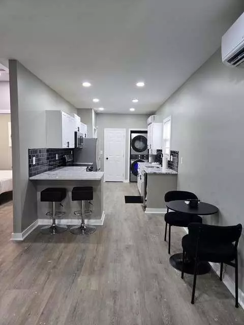1060 Garibaldi St, Atlanta, GA 30310