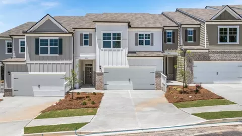 1801 Meadow Green Cir, Gainesville, GA 30501