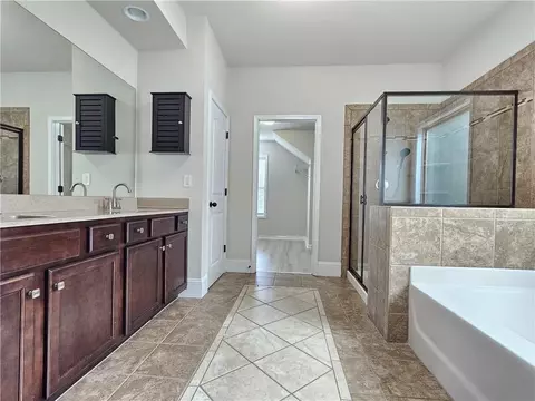 Bath - 1374 Slate Bend Dr, Dacula, GA 30019 photo 2 of 7