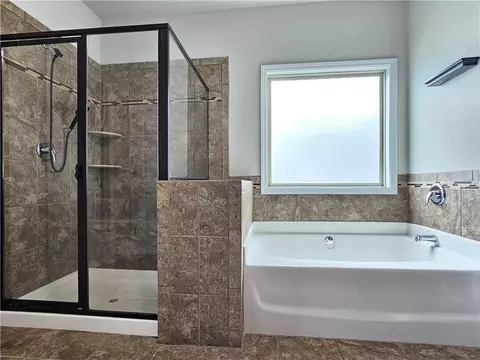 Bath - 1374 Slate Bend Dr, Dacula, GA 30019 photo 3 of 7
