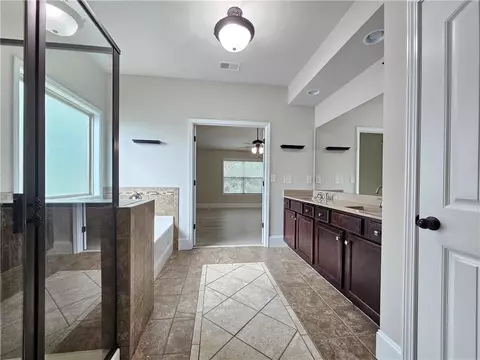 Bath - 1374 Slate Bend Dr, Dacula, GA 30019 photo 6 of 7