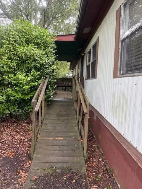 Exterior - 313 Hillside Ct, Winder, GA 30680 photo 1 of 6