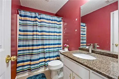 Bath - 323 Natchez Cir, Winder, GA 30680 photo 5 of 6