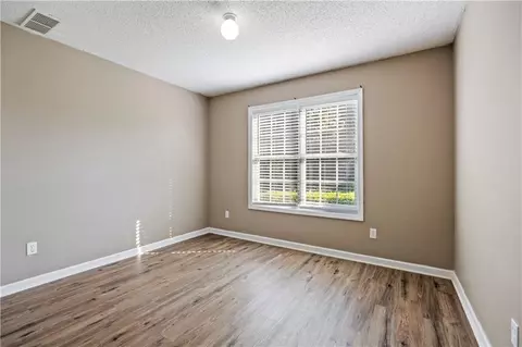 Bedroom - 323 Natchez Cir, Winder, GA 30680 photo 5 of 6