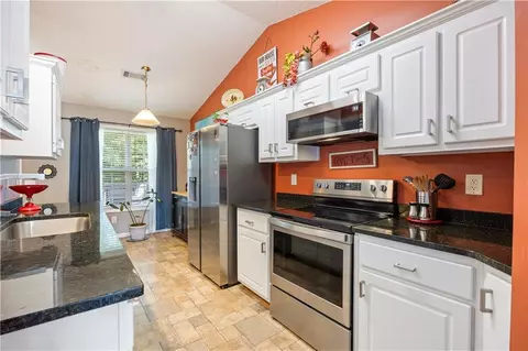 Kitchen - 323 Natchez Cir, Winder, GA 30680 photo 3 of 3