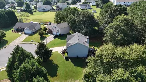 View/Area - 323 Natchez Cir, Winder, GA 30680 photo 4 of 11