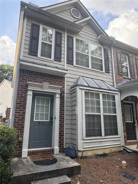 950 Redwood Dr, Norcross, GA 30093