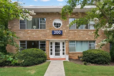 2240 Cheshire Bridge Rd NE #207, Atlanta, GA 30324