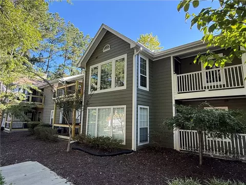 515 Berkeley Woods Dr, Duluth, GA 30096