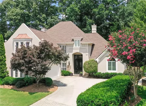 650 River Falls Ct, Roswell, GA 30076