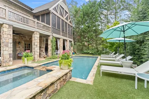 542 Hillside Dr NW, Atlanta, GA 30342