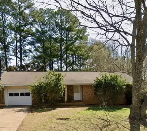 6378 Veracruse Dr, Morrow, GA 30260