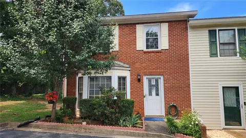 284 Shaded Oaks Ln SE, Marietta, GA 30067