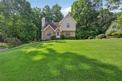 981 Thousand Oaks Dr, Lawrenceville, GA 30043