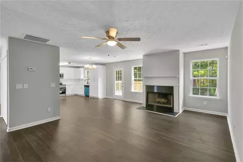 435 Fieldstone Ln, Covington, GA 30016 photo 5
