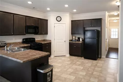 Kitchen - 1740 Snapping Ct, Winder, GA 30680 photo 2 of 2