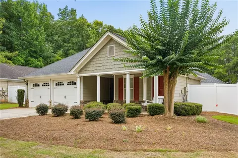162 Cottage Club Dr, Locust Grove, GA 30248