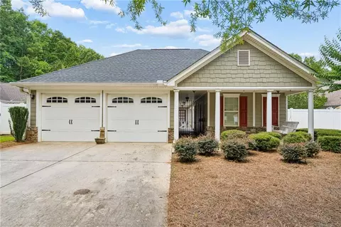 162 Cottage Club Dr, Locust Grove, GA 30248