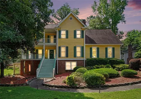7336 Waters Edge Dr, Stone Mountain, GA 30087