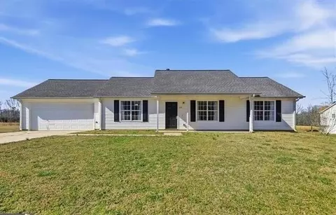 133 Carols Ln, Locust Grove, GA 30248